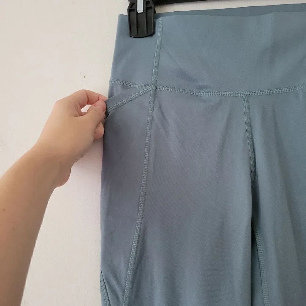 All In Motion Cropped Leggings Fog Blue Small - Picture 6 of 8